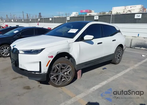 2024 BMW Ix xDrive50 из США, поврежденный, VIN WB523CF08RCN19734